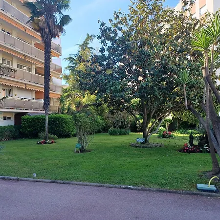 Juan Les Pins Vitoria Grand 2p Calme Parking Appartement *